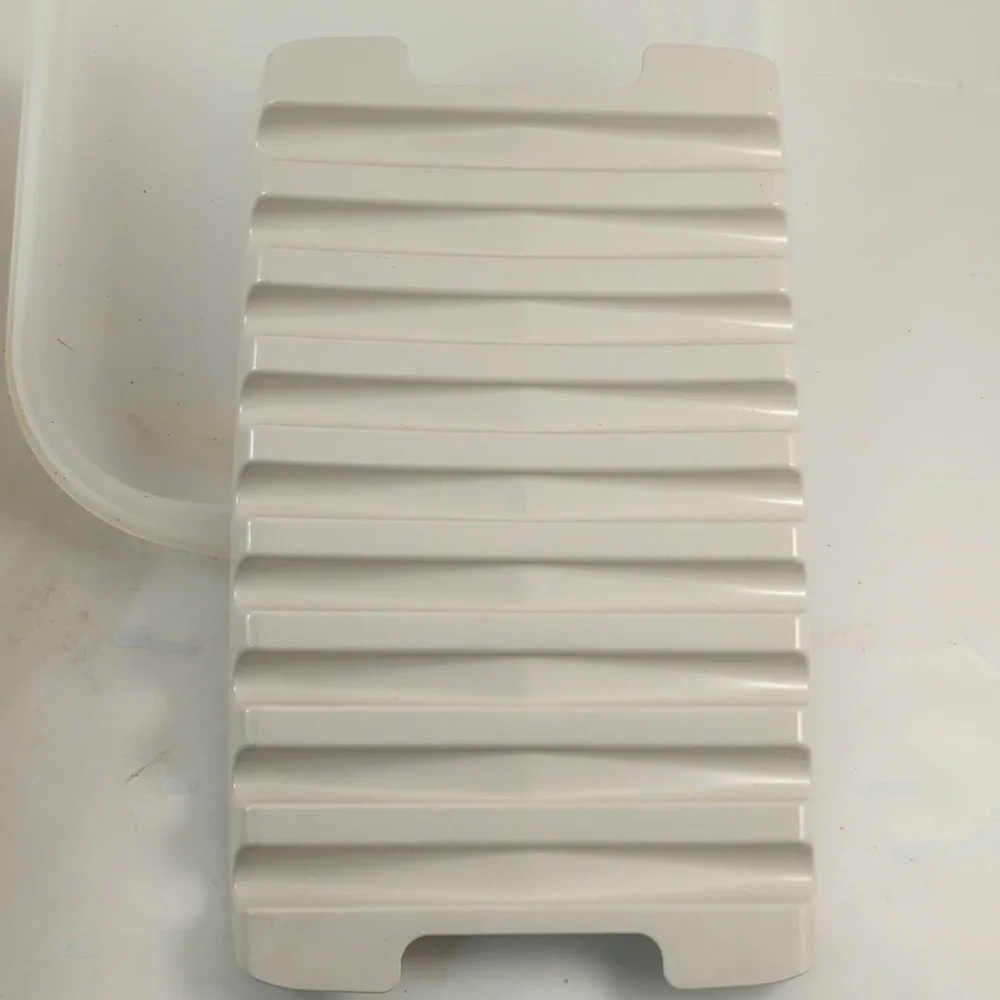 Tupperware: Ultra 21 Ovenware Pan w/Insert and seal 3.5 Qt #1742-2